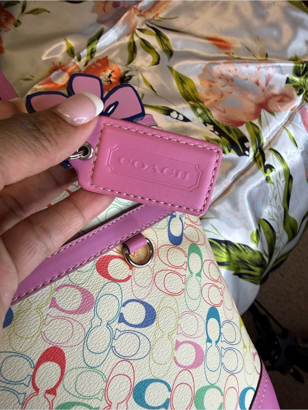Coach Heritage Chelsea Multicolor Signature Tote Pink Trim + Flower Charm - Picture 11 of 15